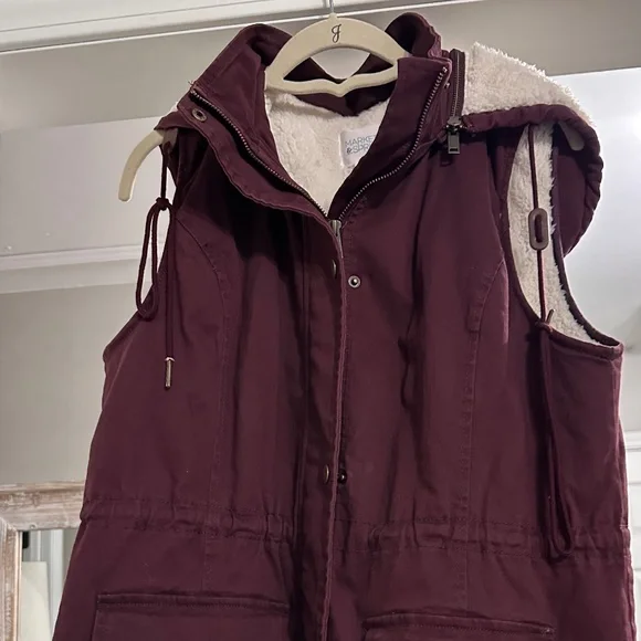 Market and spruce women’s Vest - Picture 1 of 2